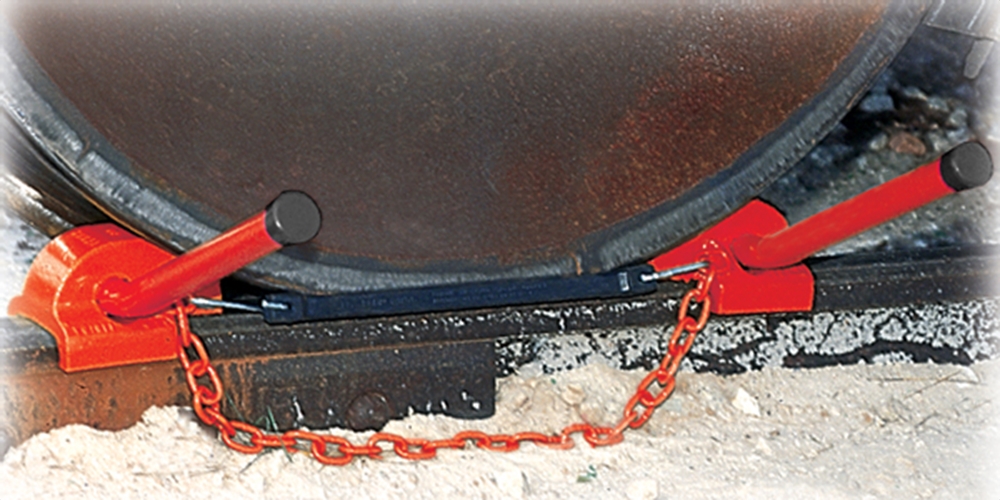 Double Exposed Rail Wheel Chock with Whack 'Em reinforced steel handles
Weight 14lbs